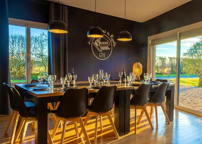 Du Soleil Dans La Ruelle - La Grouas Вилла