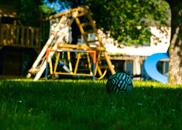 Du Soleil Dans La Ruelle - La Grouas Etival-les-le-Mans